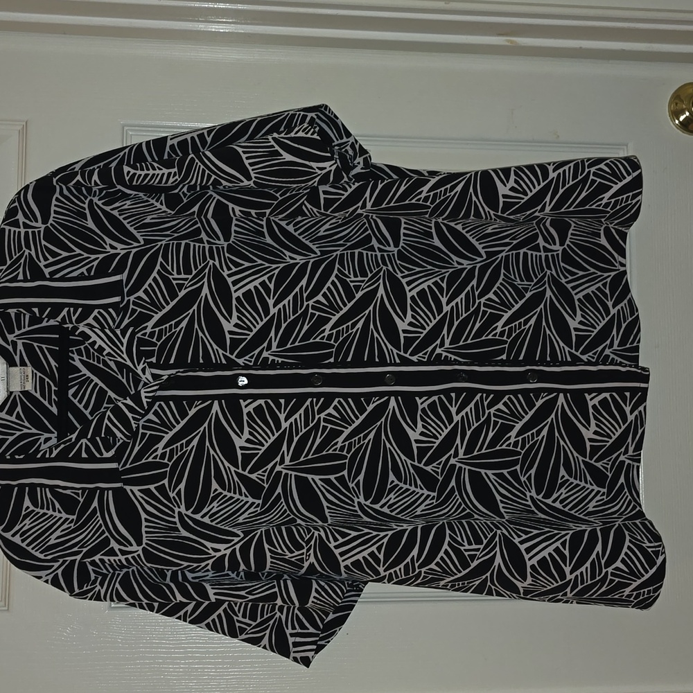 Allison Daley Black and White Leaf Print Blouse Like New